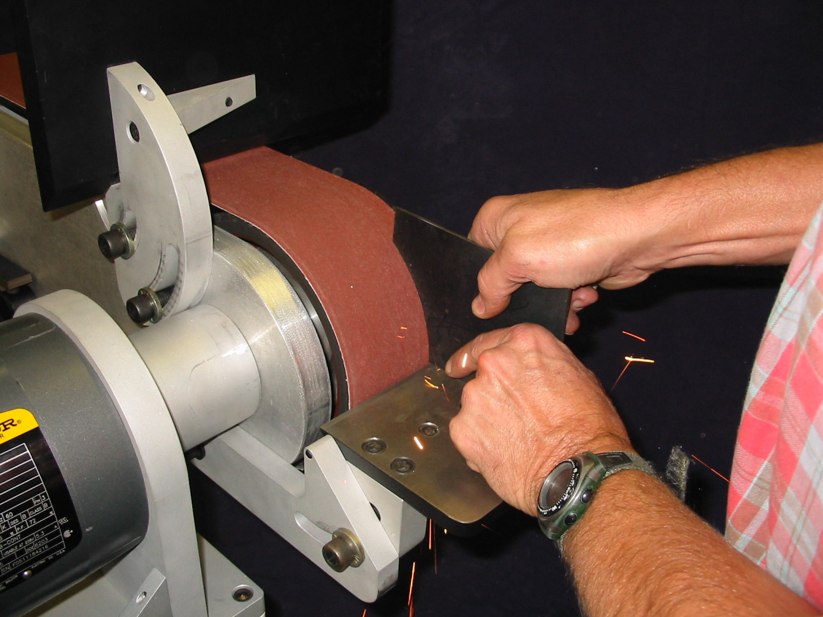 Contact wheel — contour grinding