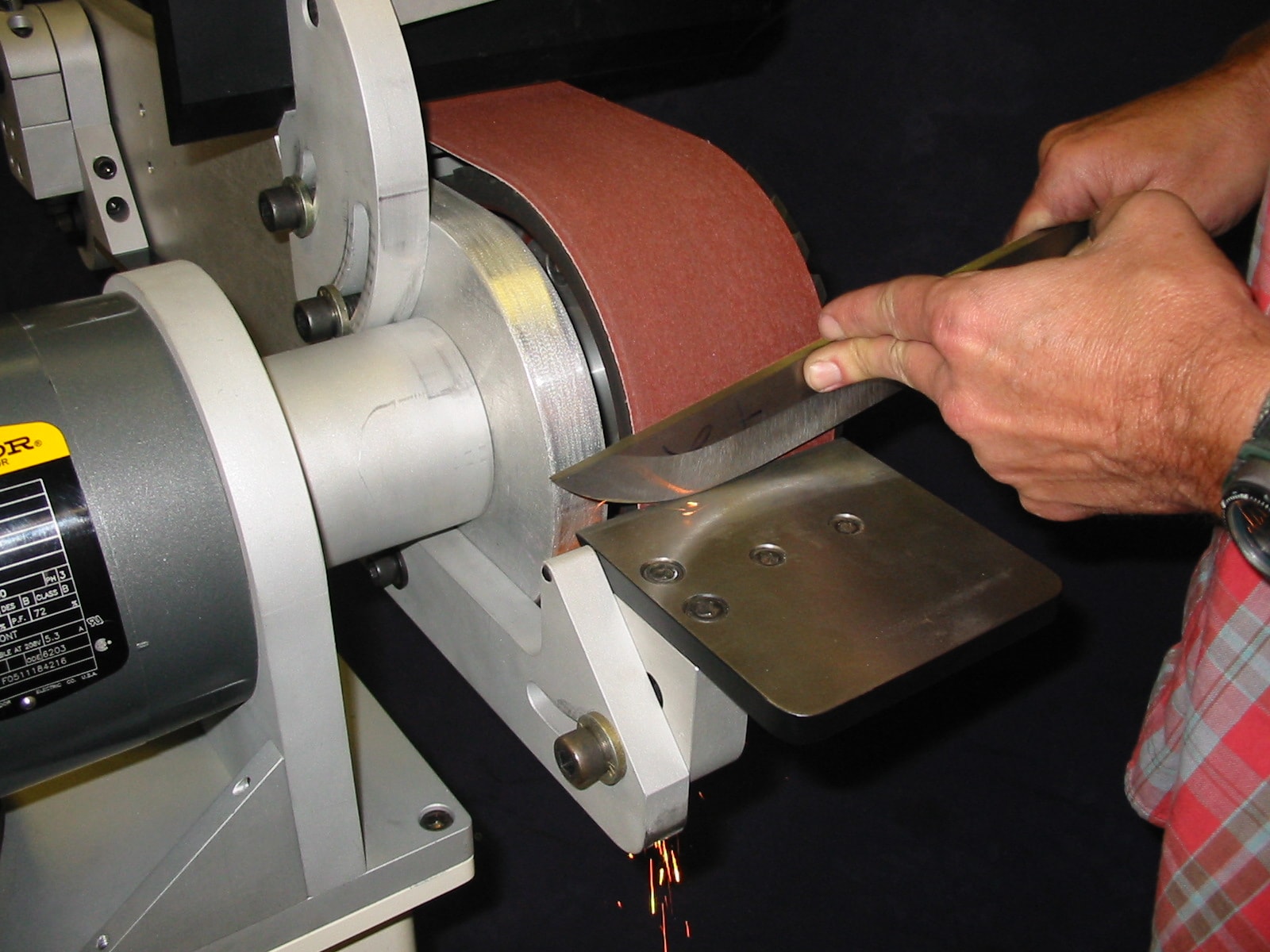 Knife shaping on Shannon Precision belt grinder